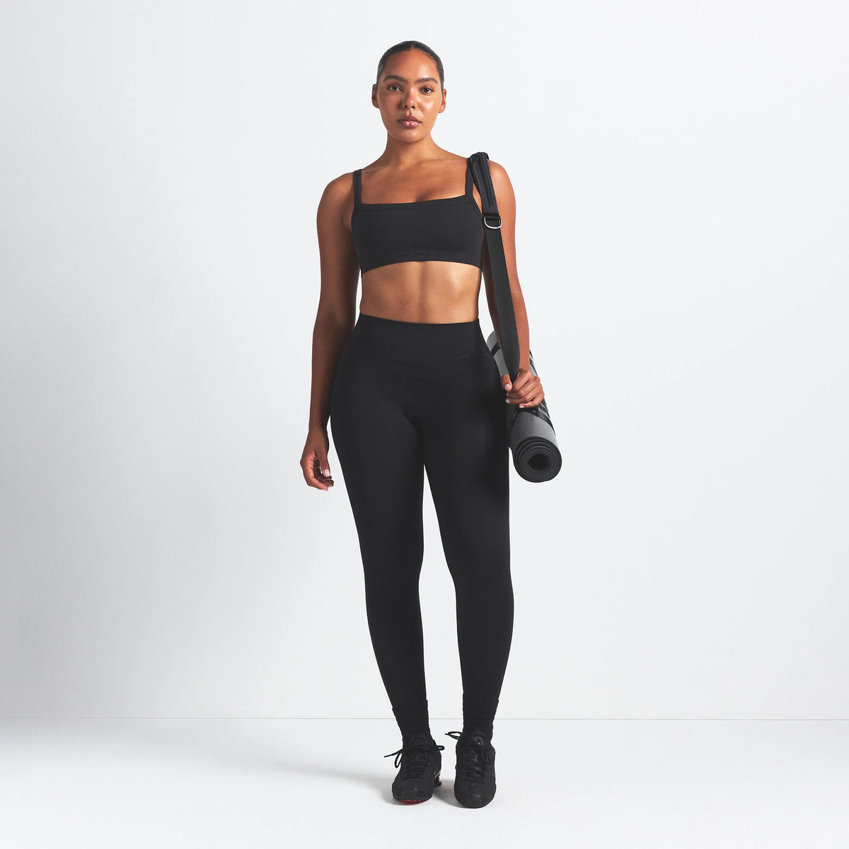 NikeSKIMS VINTAGE SEAMLESS CAMI BRA | OBSIDIAN