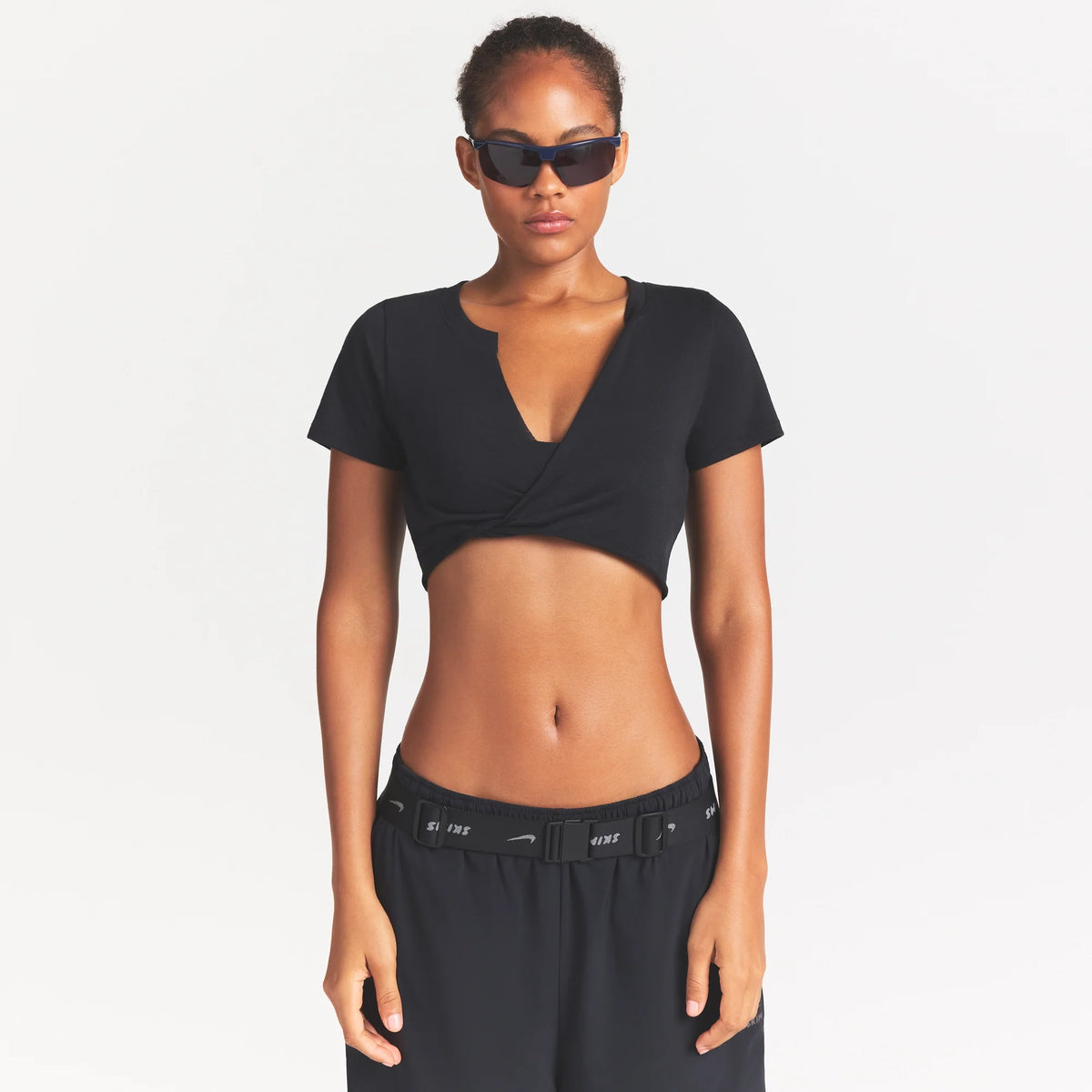 NikeSKIMS PERFORMANCE COTTON BLEND CROP TWIST TANK | OBSIDIAN